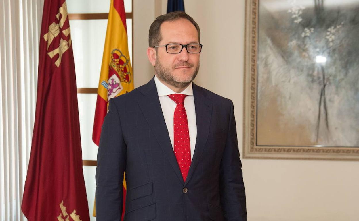 Manuel Durán anuncia su candidatura a la presidencia del PP de la